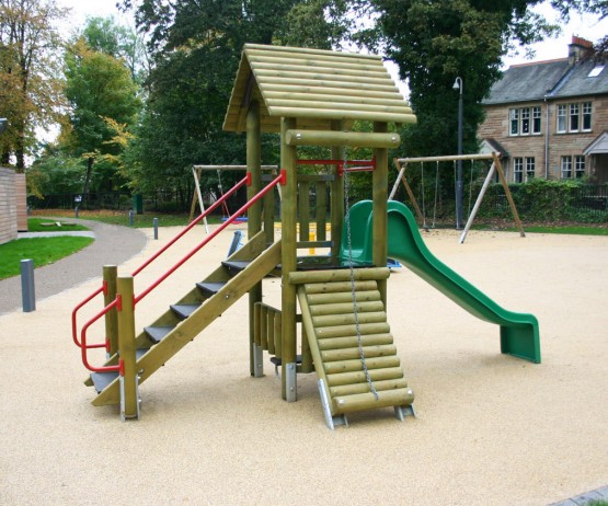 Junior Single Tower with Green Slide and Climbing Ramp